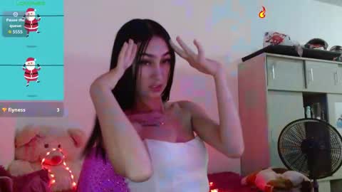 Snapshot of ember57607 chatting on November 26, 2025, 10:33 pm ember57607 online show from November 26, 2025, 10:33 pm