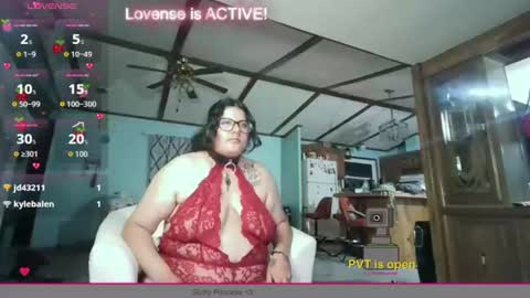 Snapshot of ember_rawr chatting on June 10, 2026, 5:39 am Princess Ember online show from June 10, 2026, 5:39 am