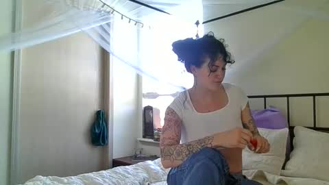 Snapshot of emberloadsxx chatting on January 13, 2025, 6:16 pm EmberLoads online show from January 13, 2025, 6:16 pm