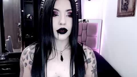 Snapshot of emearld_black chatting on September 18, 2025, 6:59 am Emerald Black online show from September 18, 2025, 6:59 am