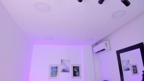 emelie_89 online show from February 25, 2025, 5:47 pm