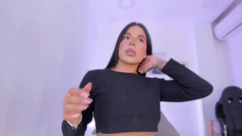 emelie_89 online show from September 25, 2025, 11:47 am