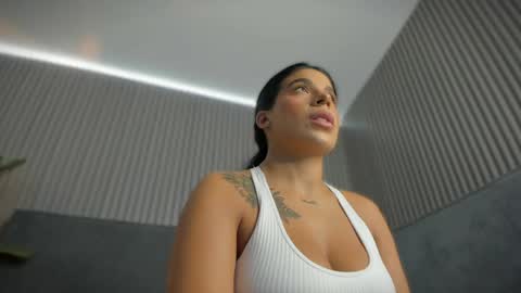 Snapshot of emelie_89 chatting on April 20, 2026, 11:35 am emelie_89 online show from April 20, 2026, 11:35 am