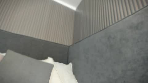 Snapshot of emelie_89 chatting on May 2, 2026, 11:37 am emelie_89 online show from May 2, 2026, 11:37 am
