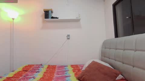 emely_aaron69z online show from December 11, 2024, 2:52 am