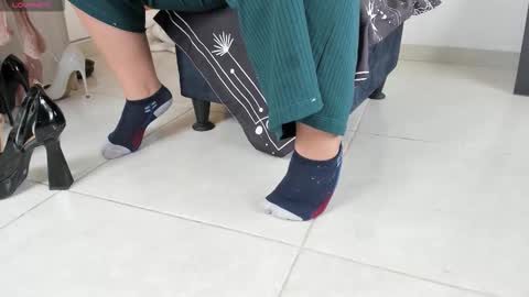 Emely   online show from November 1, 2025, 6:32 pm