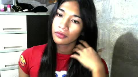 Snapshot of emely_lany chatting on August 1, 2026, 10:52 pm Lany online show from August 1, 2026, 10:52 pm