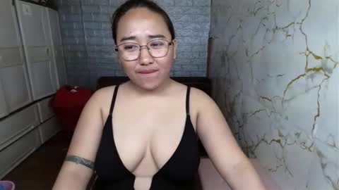 Emely online show from June 5, 2026, 3:46 am
