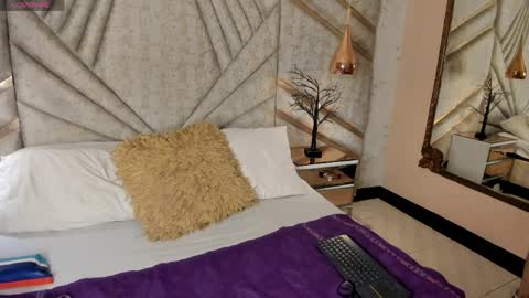 Emely online show from March 30, 2026, 4:24 am