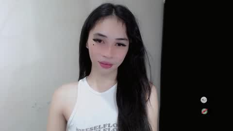 Snapshot of emelyn_fuckdoll chatting on December 12, 2024, 7:08 am Scarlett online show from December 12, 2024, 7:08 am