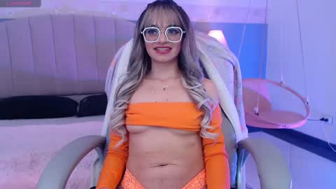 Danna online show from October 2, 2025, 11:01 pm