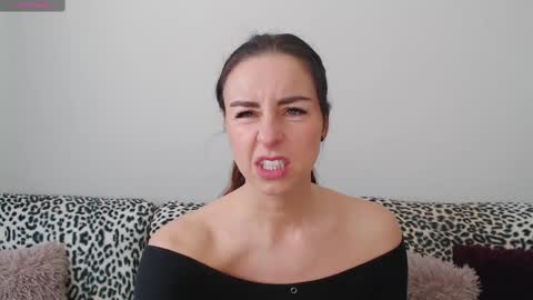 Snapshot of emerald_kittycat chatting on March 6, 2025, 8:41 am just me online show from March 6, 2025, 8:41 am