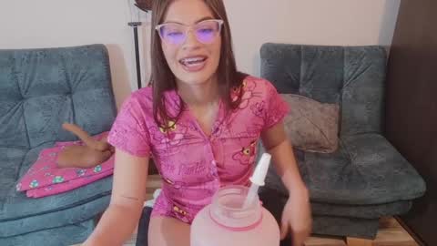 Snapshot of emerald_sparkles chatting on October 10, 2025, 5:39 am sabrina online show from October 10, 2025, 5:39 am