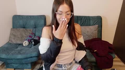 Snapshot of emerald_sparkles chatting on October 17, 2025, 4:59 am sabrina online show from October 17, 2025, 4:59 am