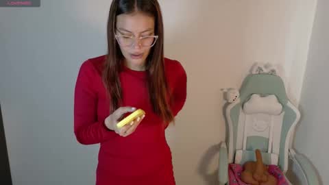 Snapshot of emerald_sparkles chatting on October 22, 2025, 4:51 pm sabrina online show from October 22, 2025, 4:51 pm