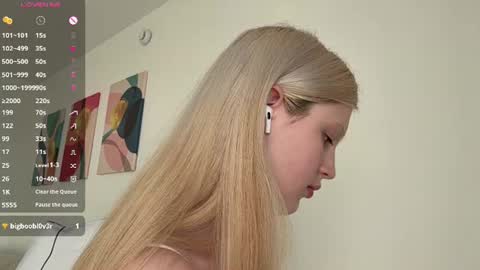 Snapshot of emeraldcotton chatting on June 17, 2026, 1:34 pm Gily online show from June 17, 2026, 1:34 pm