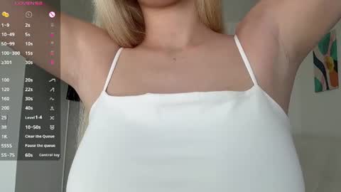 Snapshot of emeraldcotton chatting on June 26, 2026, 11:25 am Gily online show from June 26, 2026, 11:25 am