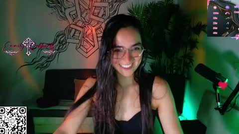 Snapshot of emi_roberts chatting on May 12, 2026, 11:57 pm Emmily Roberts online show from May 12, 2026, 11:57 pm