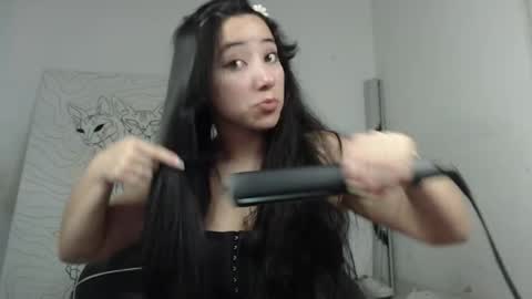 Snapshot of emiantonella_ chatting on May 9, 2026, 10:59 pm Antonella online show from May 9, 2026, 10:59 pm