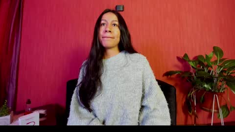 Emilia Gomez online show from May 11, 2026, 12:11 pm