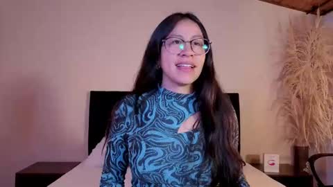 Emilia Gomez online show from May 21, 2026, 1:51 pm