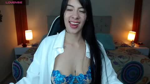 Snapshot of emiily_skinny chatting on April 21, 2026, 2:51 am emiily_skinny online show from April 21, 2026, 2:51 am