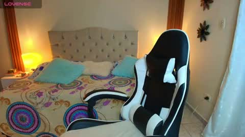 emiily_skinny online show from July 3, 2026, 11:44 pm