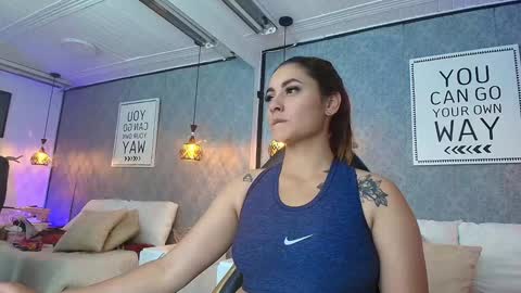 Snapshot of emiily_w1 chatting on January 27, 2025, 4:22 pm Emily online show from January 27, 2025, 4:22 pm