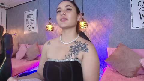 Snapshot of emiily_w1 chatting on February 7, 2025, 9:58 am Emily online show from February 7, 2025, 9:58 am