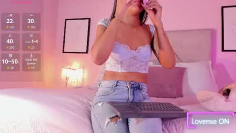 Snapshot of emiilyh_ chatting on July 25, 2026, 8:06 pm Emiilyh online show from July 25, 2026, 8:06 pm