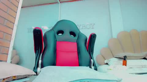 EmillySaenz online show from September 10, 2025, 5:24 pm