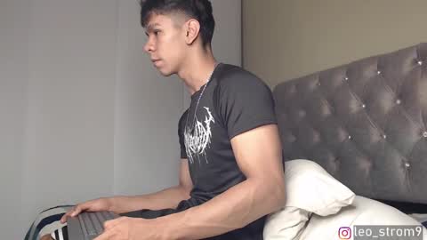 emile_239 online show from December 15, 2024, 5:13 am