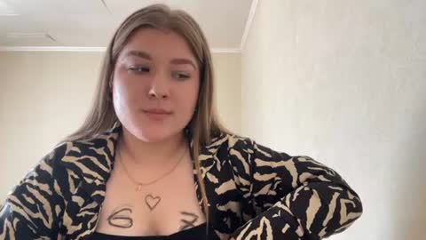 Snapshot of emileeswint chatting on July 28, 2026, 12:48 pm Milena online show from July 28, 2026, 12:48 pm
