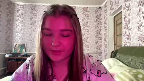 Snapshot of emileeswint chatting on July 29, 2026, 7:17 am Milena online show from July 29, 2026, 7:17 am