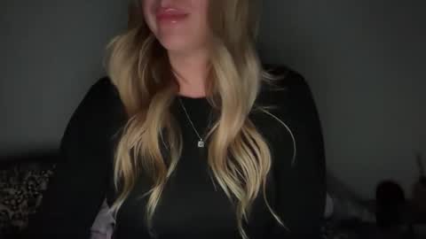 Snapshot of emilelovesyou chatting on March 31, 2026, 6:03 am emilelovesyou online show from March 31, 2026, 6:03 am