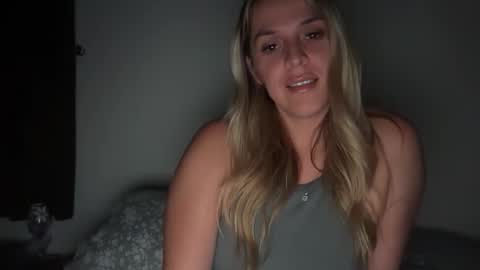 Snapshot of emilelovesyou chatting on May 28, 2026, 3:59 am emilelovesyou online show from May 28, 2026, 3:59 am