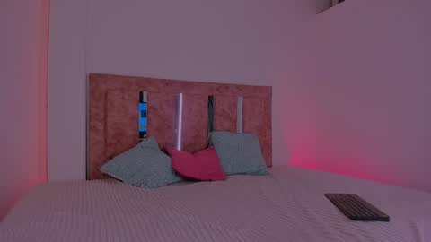emili_williams10 online show from April 23, 2026, 2:46 am