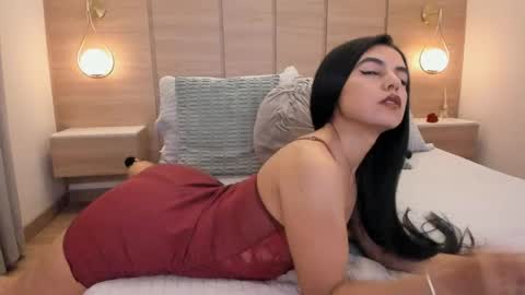 Snapshot of emilia_1040 chatting on April 19, 2026, 1:32 pm emilia_1040 online show from April 19, 2026, 1:32 pm