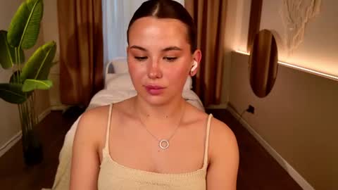 emilia_dream online show from June 19, 2026, 6:01 pm
