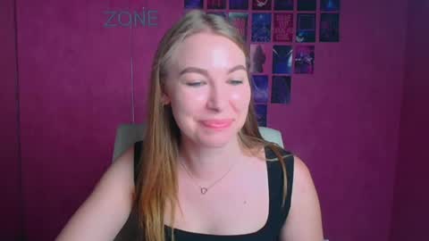 Snapshot of emilia_ilia chatting on July 3, 2026, 5:58 am Emilia online show from July 3, 2026, 5:58 am