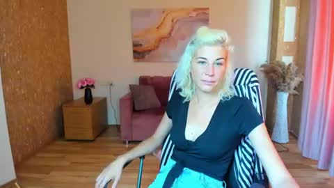 Snapshot of emilia_wils chatting on July 26, 2026, 7:15 am Emilia Wills online show from July 26, 2026, 7:15 am