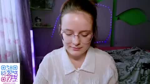 Snapshot of emilialoures7 chatting on July 29, 2026, 12:03 pm Kira online show from July 29, 2026, 12:03 pm