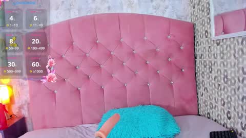 Emilie James online show from December 22, 2024, 6:26 pm