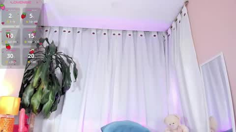 Emilie James online show from February 10, 2025, 9:15 pm