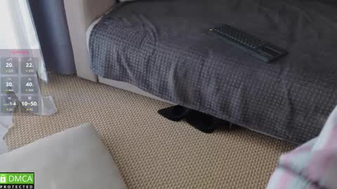 emilielong online show from February 9, 2026, 6:17 am