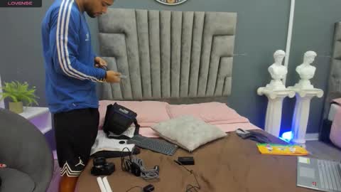 Emilio online show from March 1, 2026, 11:45 am