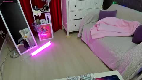 Emiliya online show from December 3, 2024, 1:52 am