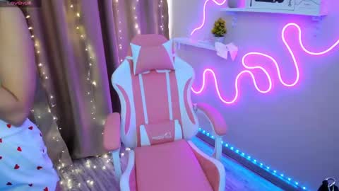 Emiliya online show from March 12, 2025, 2:41 am