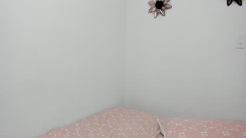 Snapshot of emillygonzalez chatting on January 26, 2025, 12:16 am . . online show from January 26, 2025, 12:16 am