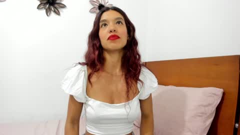 Snapshot of emillygonzalez chatting on January 29, 2025, 9:39 pm . . online show from January 29, 2025, 9:39 pm